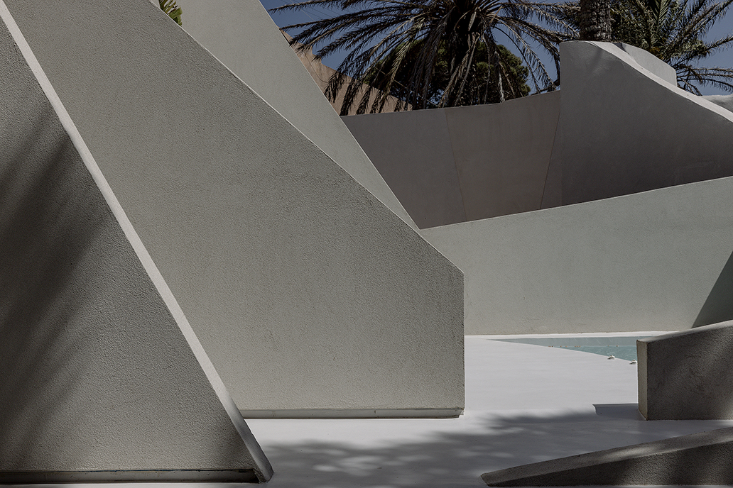 CHAOS IS CALLING - Harmony In Entropy